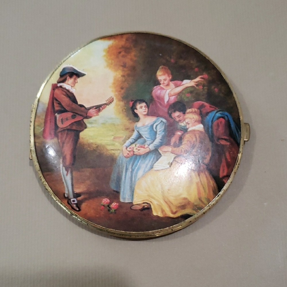 Vintage Decorative Compact